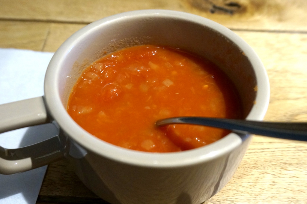 スープビュッフェ　トマトと淡路オニオンのスープ